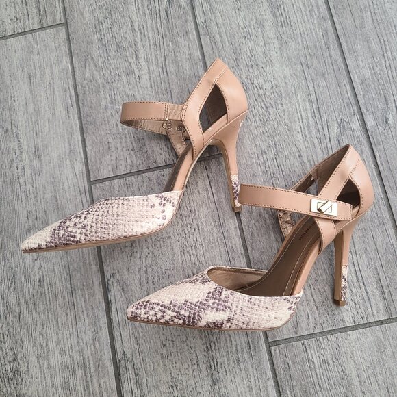 BCBGeneration Nude Snakeskin Pointed Toe Ankle Strap Heels Size 7.5 Womens - Picture 10 of 15